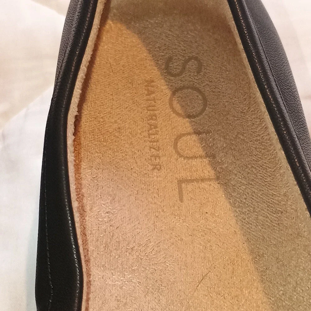 SOUL Naturalizer Black‎ Leather Loafers with Silver Accent Comfortable